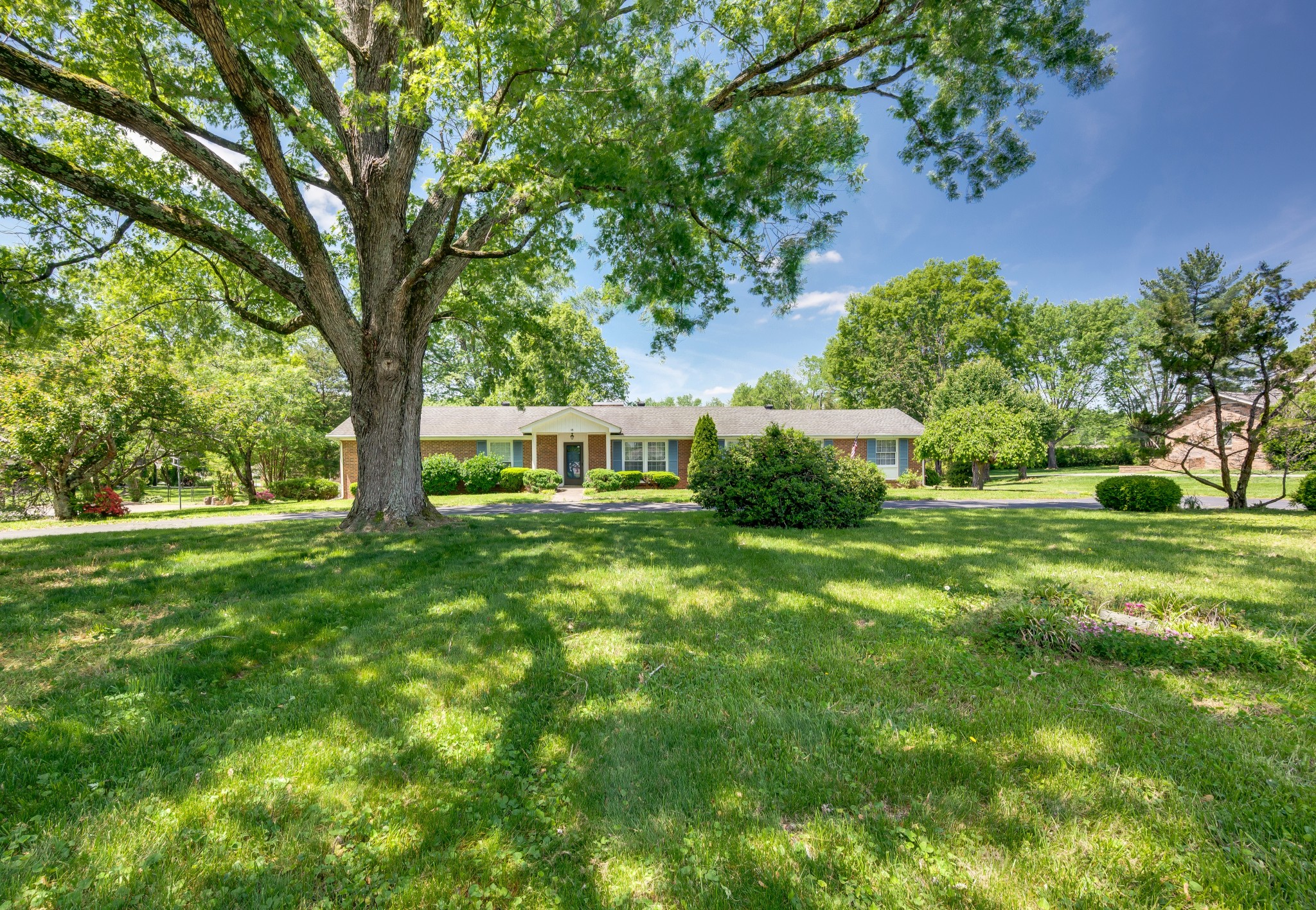 118 Richview Road Clarksville, TN 37043 - Photo 4 of 35 Gallery Image 4