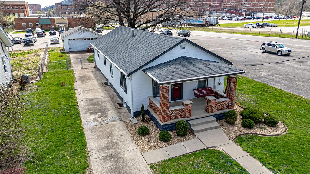 253 Probasco Street Lawrenceburg, IN 47025 - Photo 2 of 33
