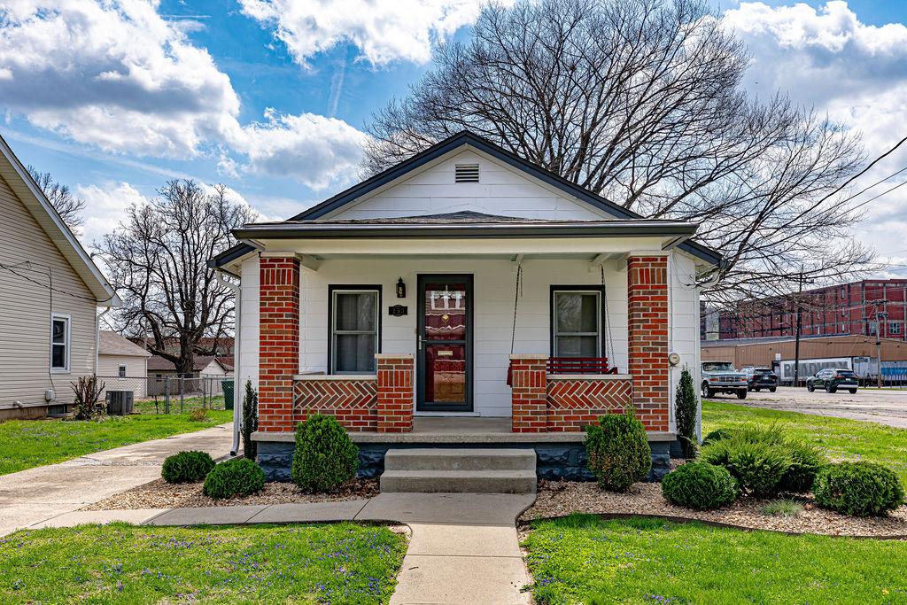 253 Probasco Street Lawrenceburg, IN 47025 - Photo 4 of 33