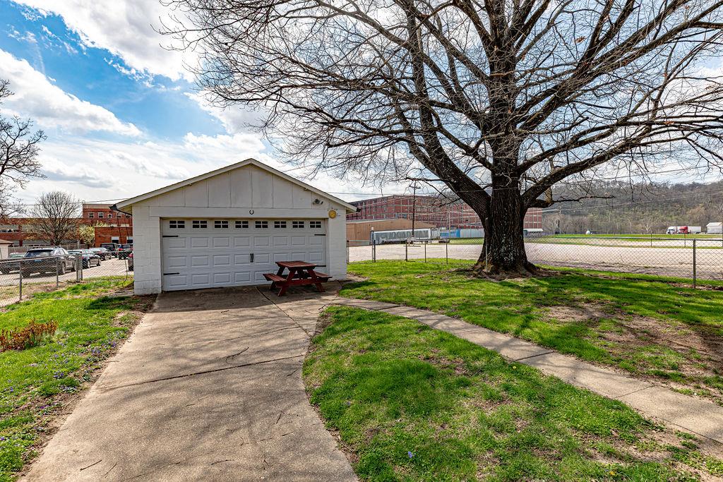 253 Probasco Street Lawrenceburg, IN 47025 - Photo 9 of 33