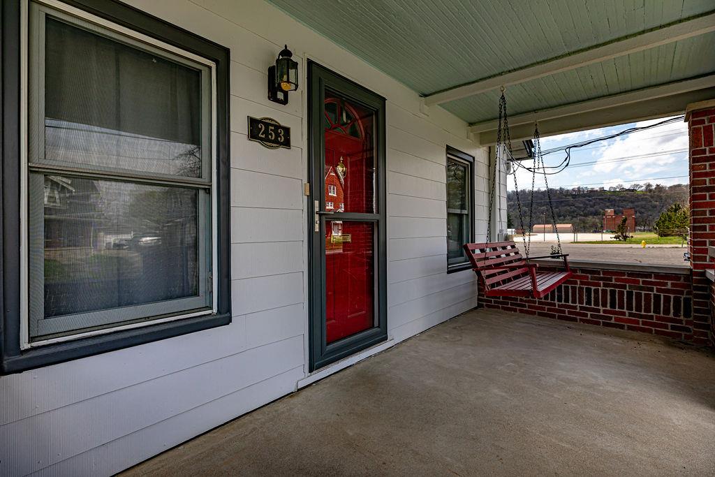 253 Probasco Street Lawrenceburg, IN 47025 - Photo 10 of 33