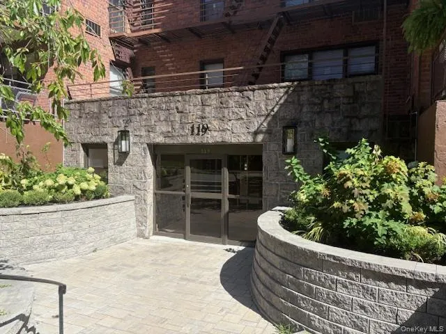 $3,000 | 119 South Highland Avenue, Unit 3D, Ossining, NY 10562