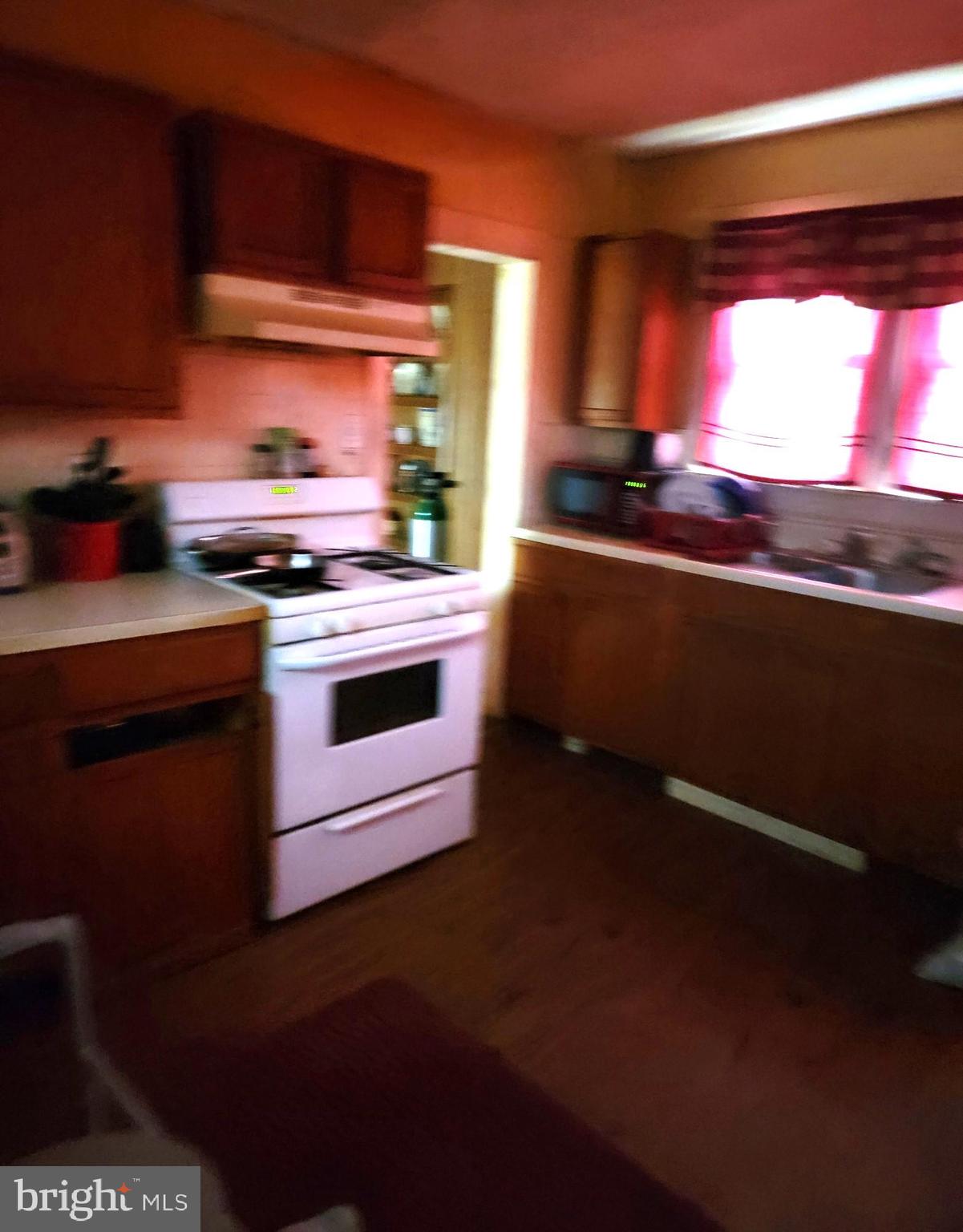 252-254 West Main Street Elkton, MD 21921 - Photo 9 of 12 254 Kitchen