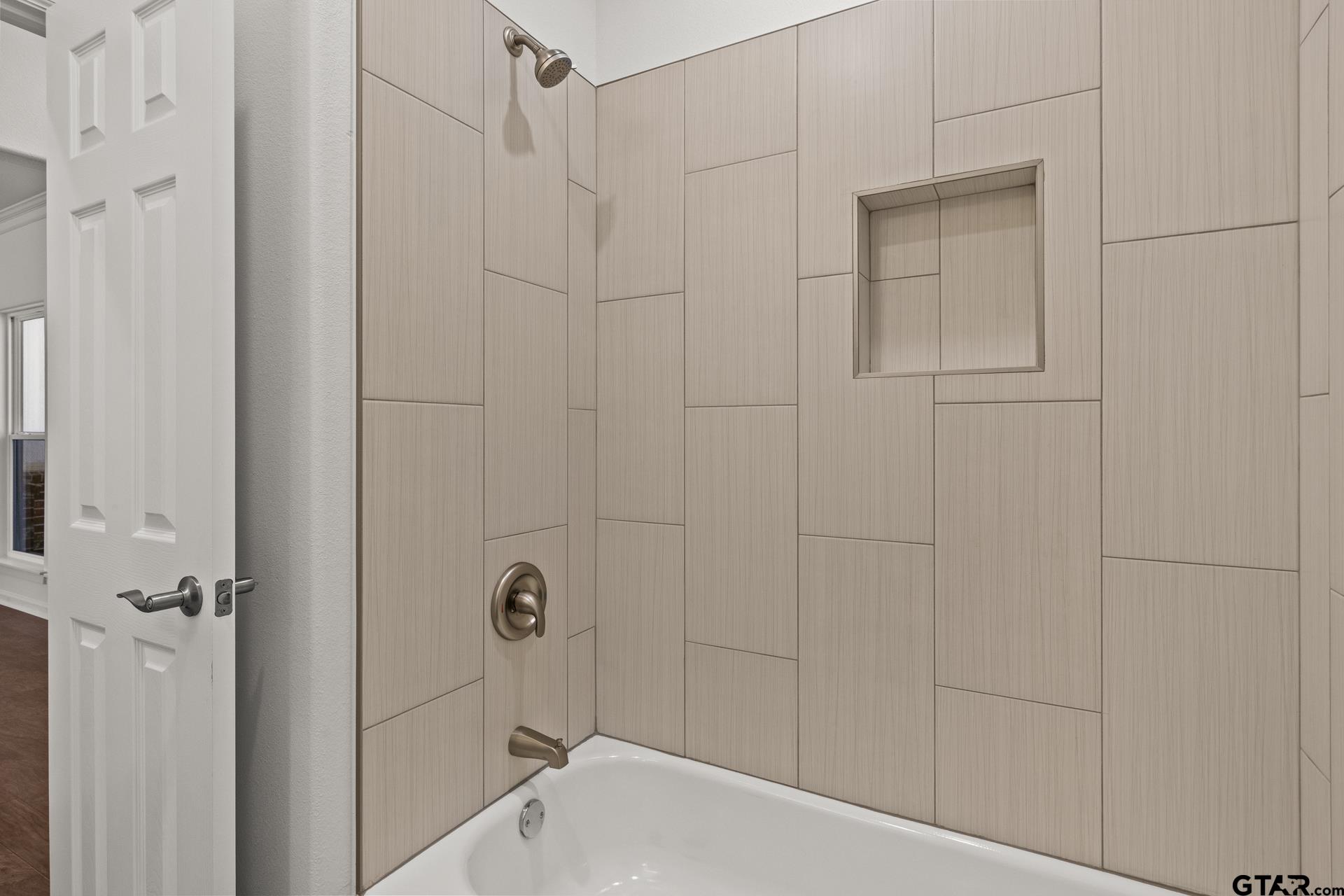 1339 Hwy 67 Mount Mount Vernon, TX 75457 - Photo 30 of 47 a bathroom with a bathtub