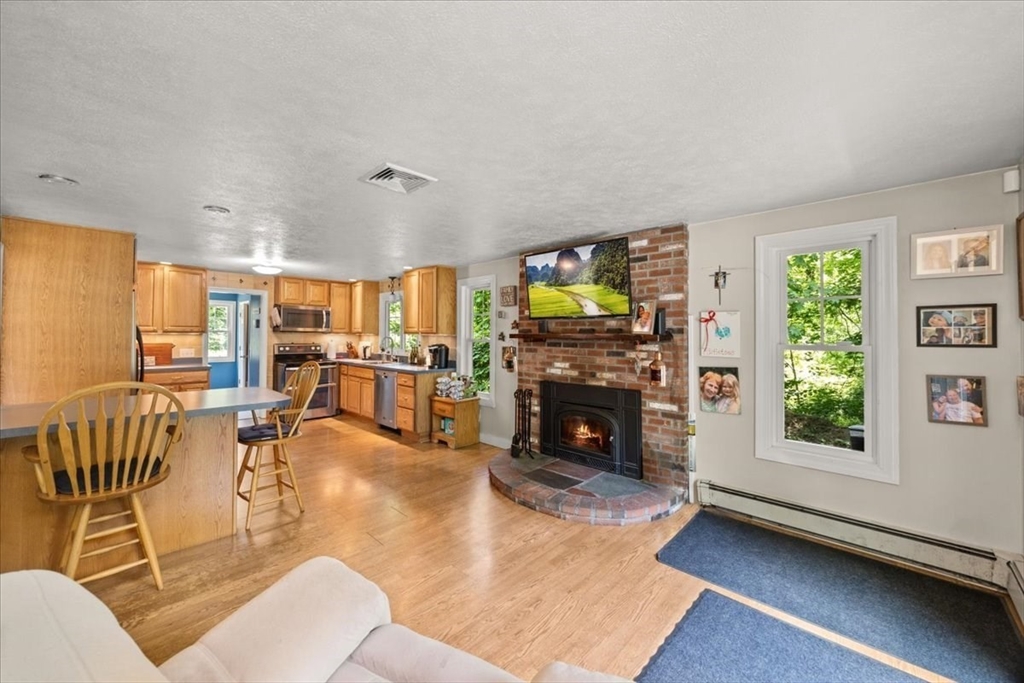 115 Springhill Avenue Bridgewater, MA 02324 - Photo 9 of 33