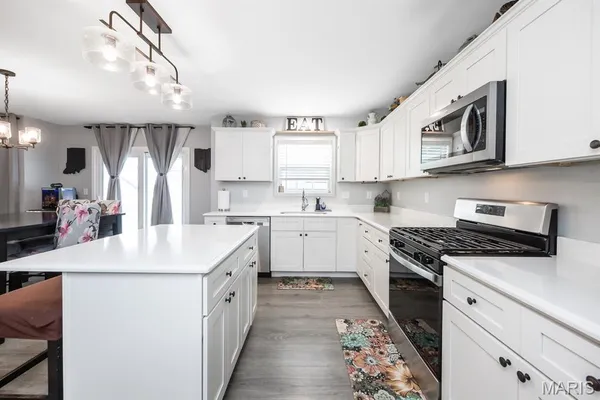 $495,000 | 3521 Chippewa Drive, Belleville, IL 62221