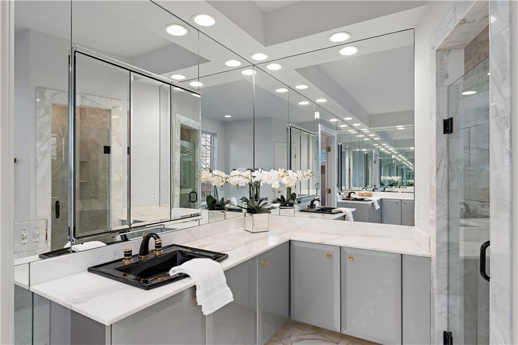7 Meadowood Drive Pittsburgh, PA 15215 - Photo 18 of 45 a bathroom with a sink double vanity and a mirror
