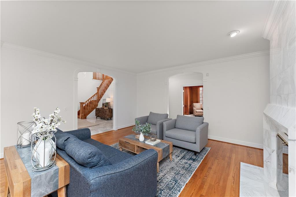 7 Meadowood Drive Pittsburgh, PA 15215 - Photo 8 of 45 a living room with furniture