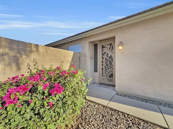 $2,450 | 261 North Nash Way, Chandler, AZ 85225