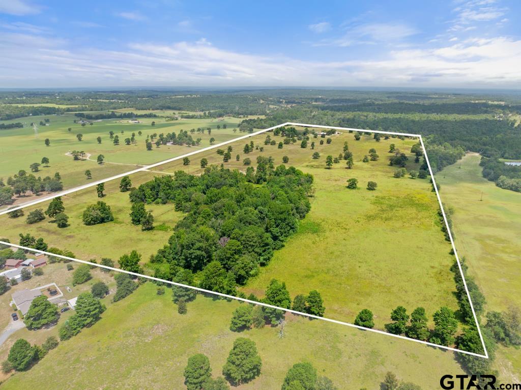 14762 County Road 3147 Tyler, TX 75706 - Photo 44 of 48 a view of a swimming pool and an ocean