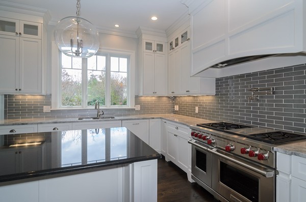 11 Arden Road Wellesley, MA 02482 - Photo 3 of 14