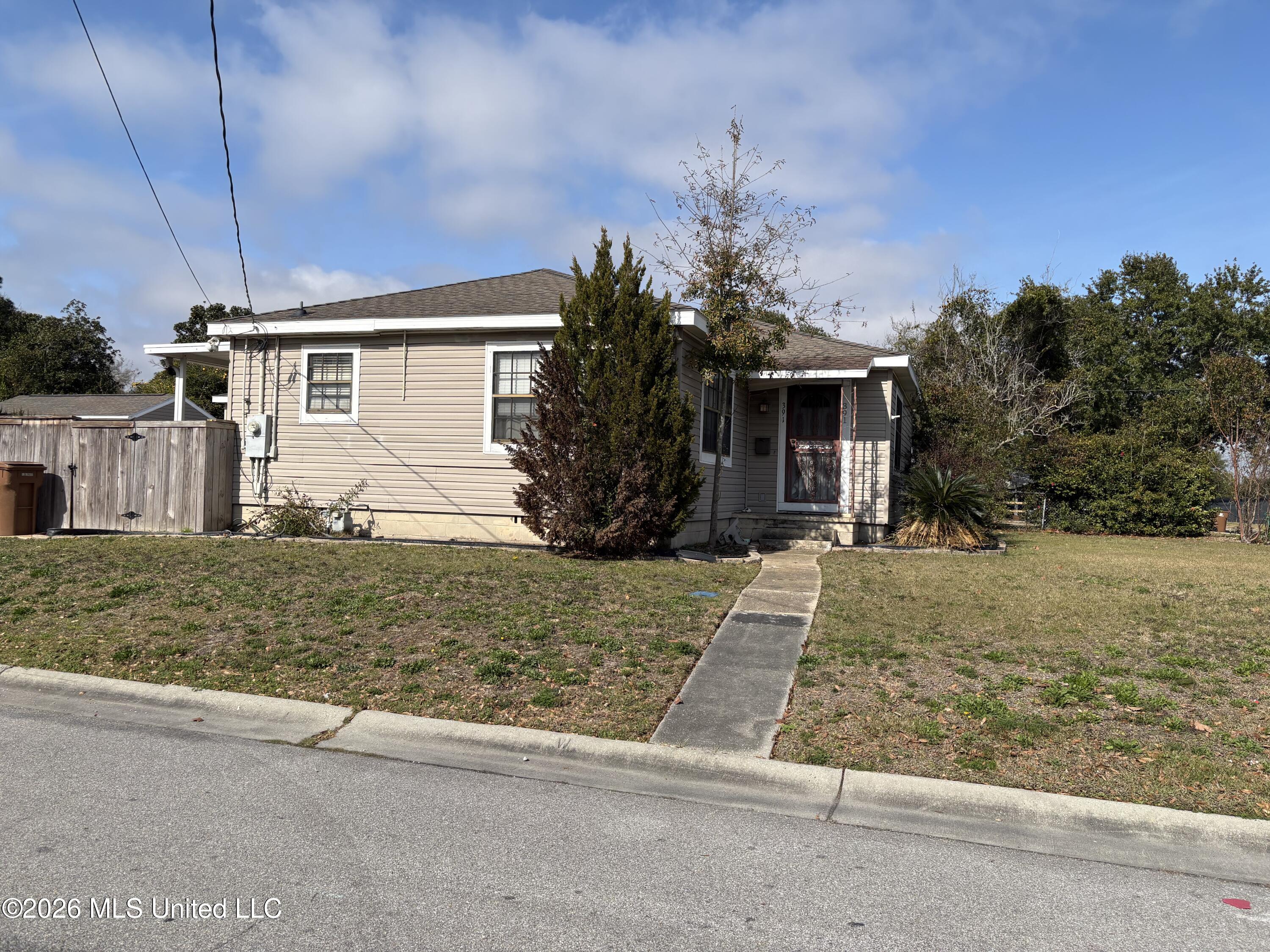 391 Rodeo Drive Biloxi, MS 39531 - Photo 1 of 2 IMG_3166