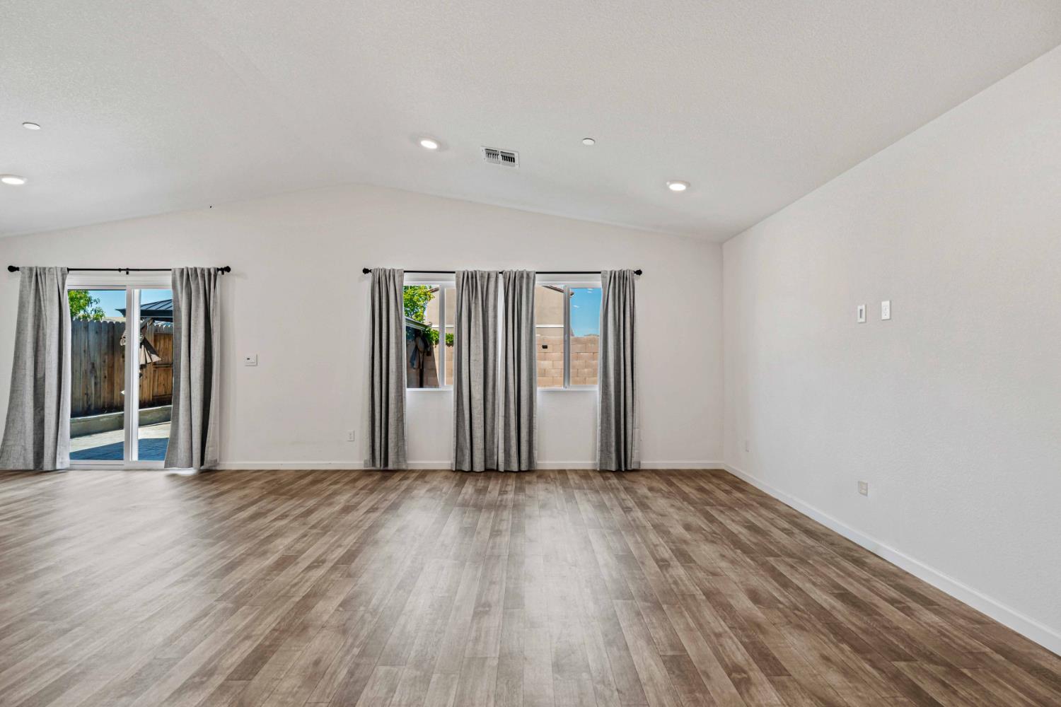 209 Dogwood Rnch Way Patterson, CA 95363 - Photo 14 of 50