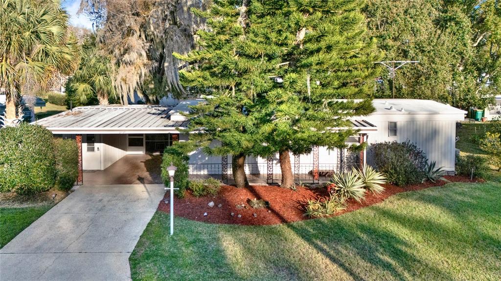 2737 Vindale Road Tavares, FL 32778 - Photo 1 of 1 Welcome to 2737 Vindale Rd. in Tavares, Florida - “America’s Seaplane City”