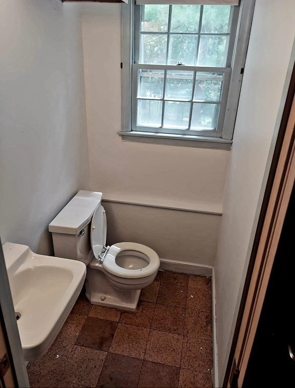 85 Devon Road Norwood, MA 02062 - Photo 9 of 10 Gallery Image 9