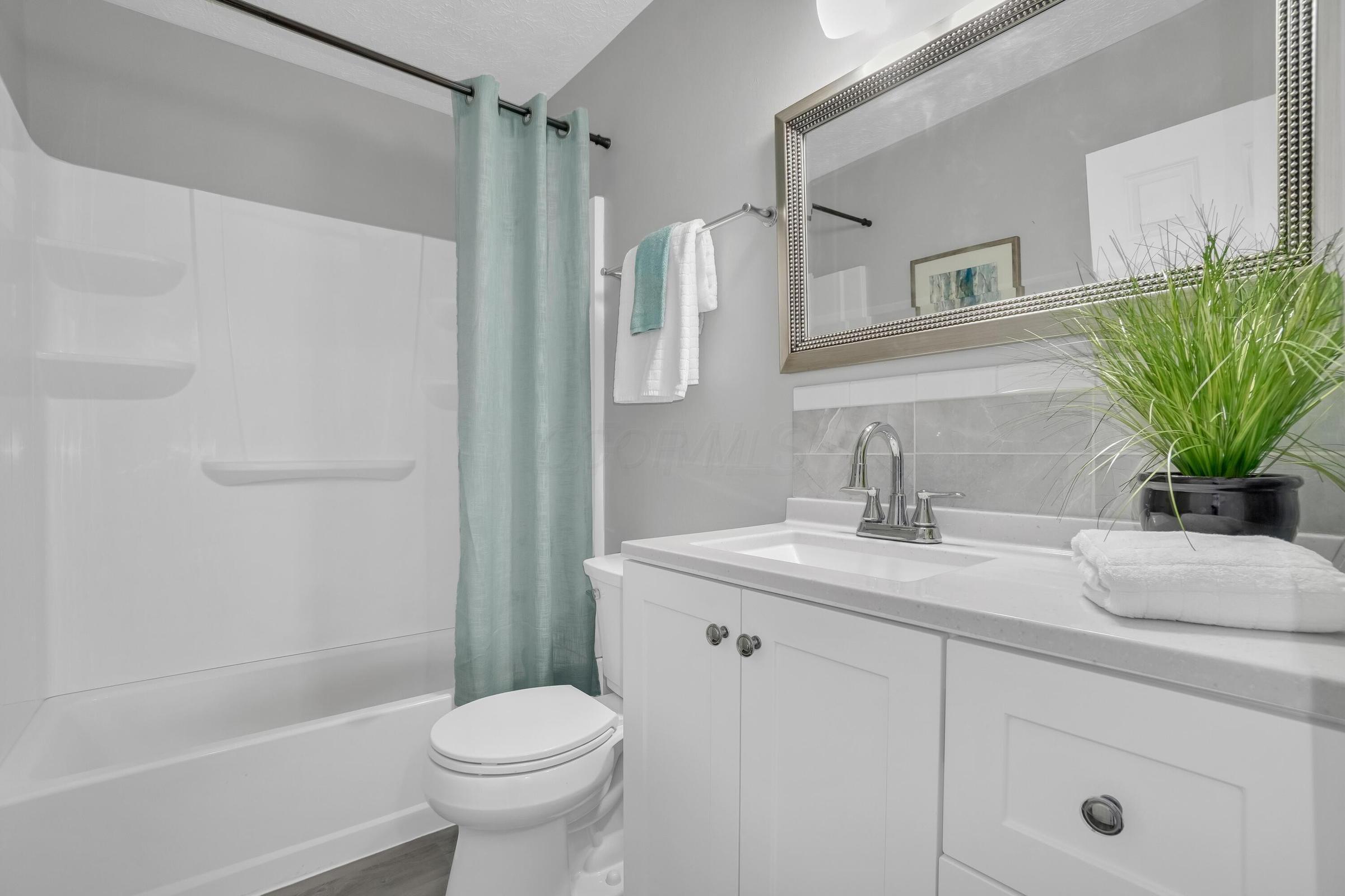 8172 Rochester Way, Unit 23D Westerville, OH 43081 - Photo 11 of 21 Full Bath
