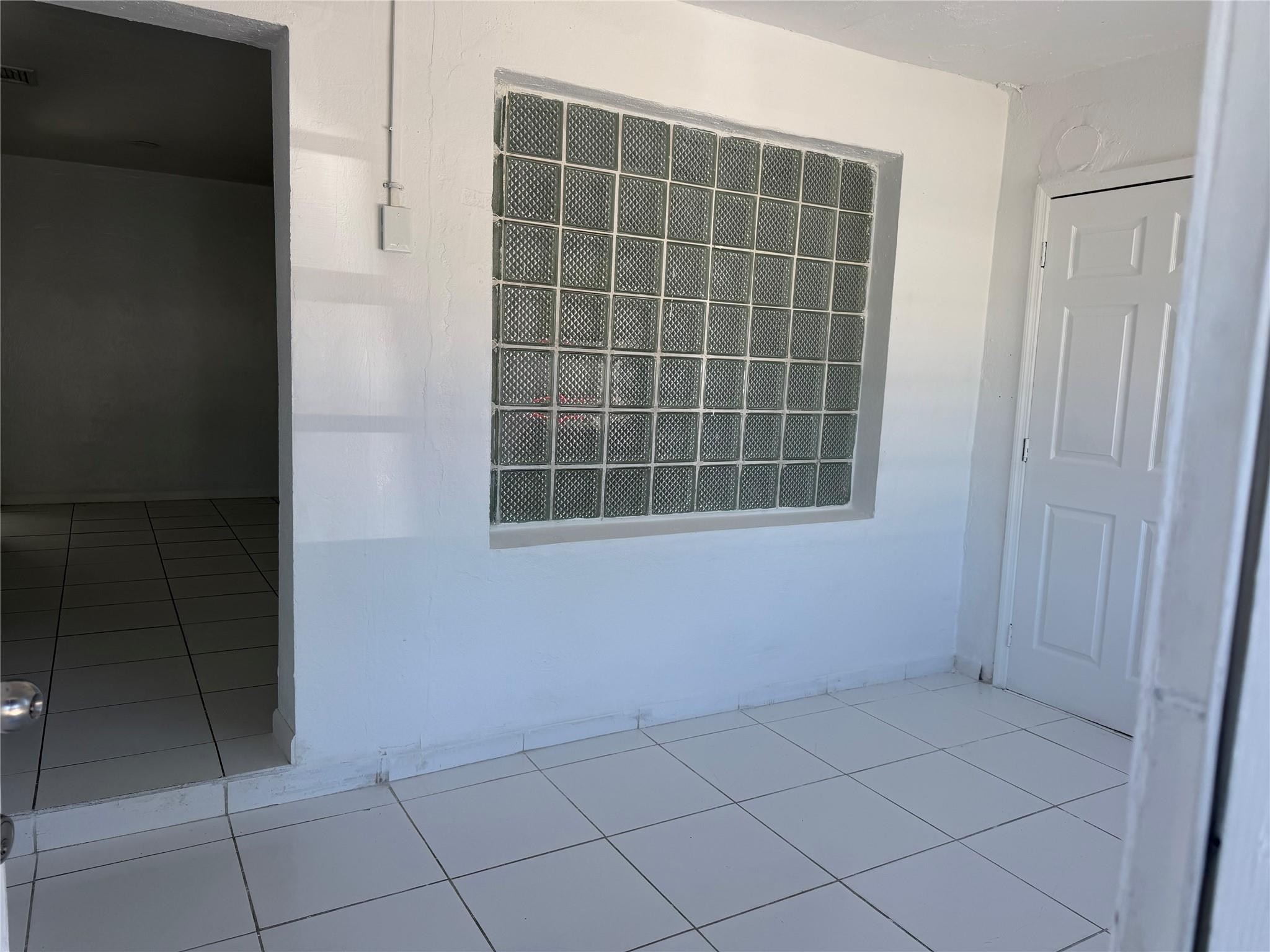 1006 Northwest 112th Terrace Miami, FL 33168 - Photo 4 of 15 Photo 4