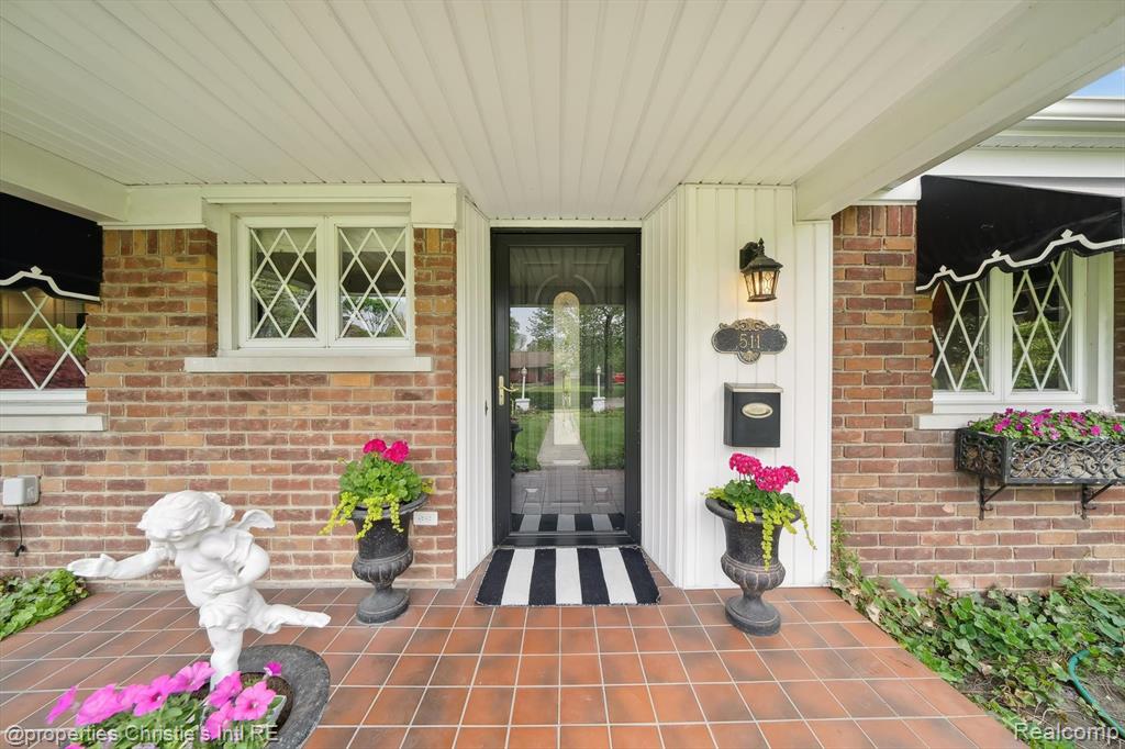 511 South Gulley Road Dearborn, MI 48124 - Photo 4 of 41