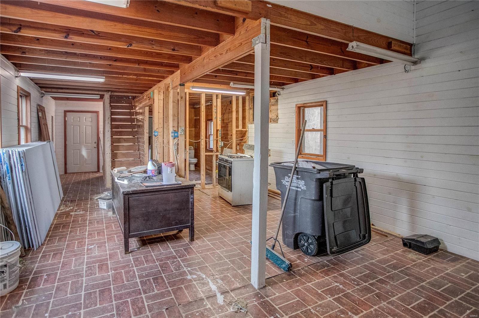 1399 Mozier Hamburg, IL 62045 - Photo 11 of 33