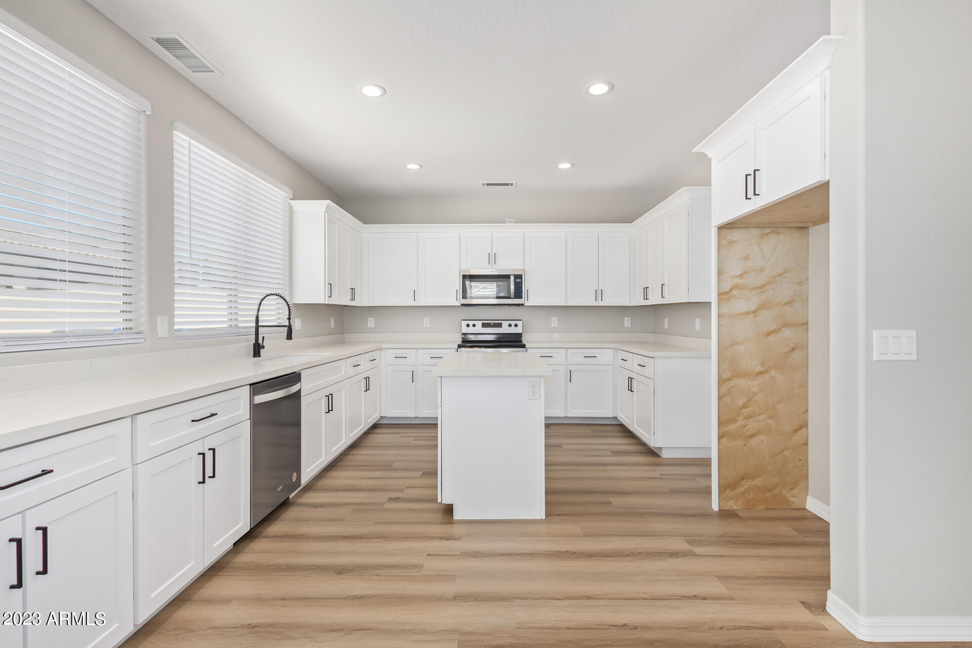 3436 West Florimond Road Phoenix, AZ 85086 - Photo 3 of 31 0013-13 - Florinmond