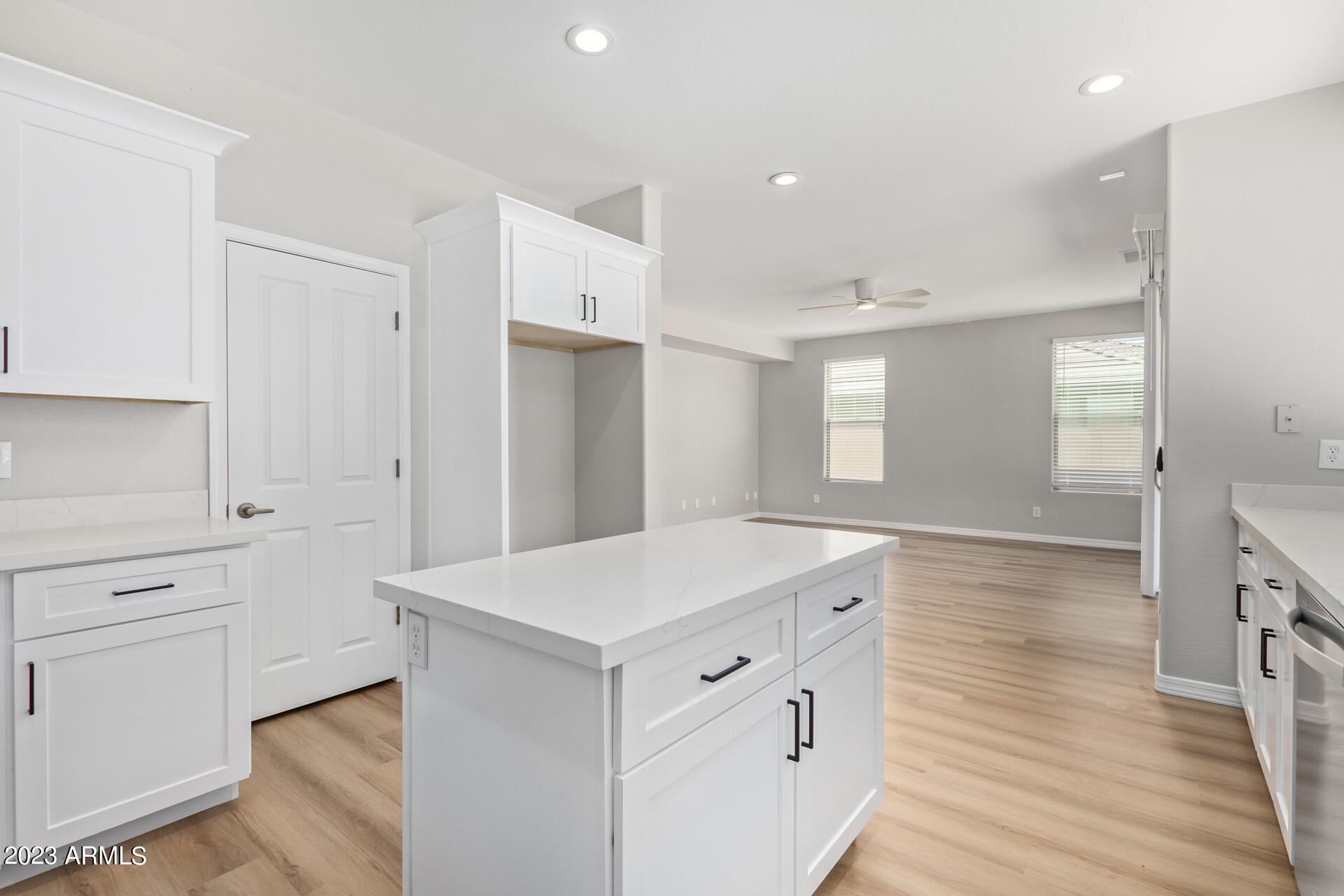 3436 West Florimond Road Phoenix, AZ 85086 - Photo 5 of 31 0016-16 - Florinmond