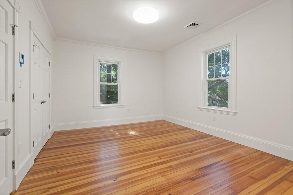 25 Glenland Road Newton, MA 02467 - Photo 10 of 12