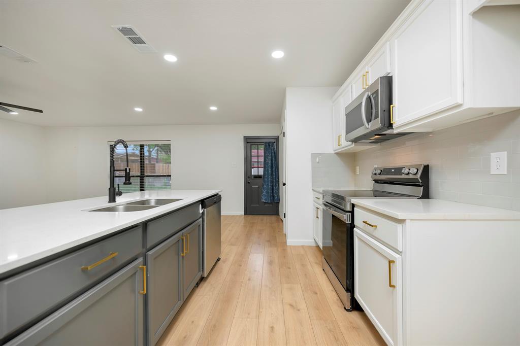 9415 Timberbluff Road Dallas, TX 75249 - Photo 12 of 40