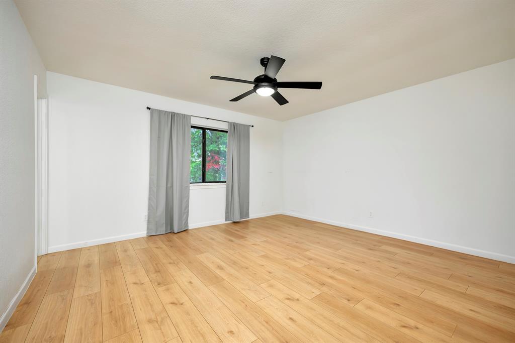 9415 Timberbluff Road Dallas, TX 75249 - Photo 17 of 40