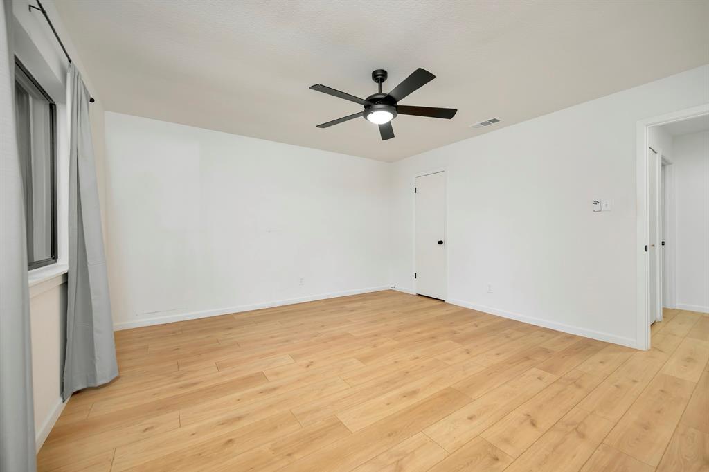 9415 Timberbluff Road Dallas, TX 75249 - Photo 18 of 40