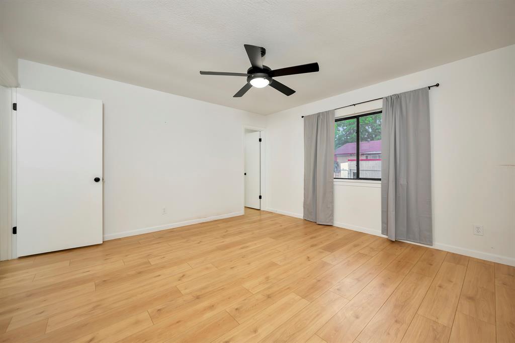 9415 Timberbluff Road Dallas, TX 75249 - Photo 20 of 40