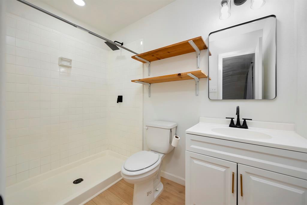 9415 Timberbluff Road Dallas, TX 75249 - Photo 22 of 40