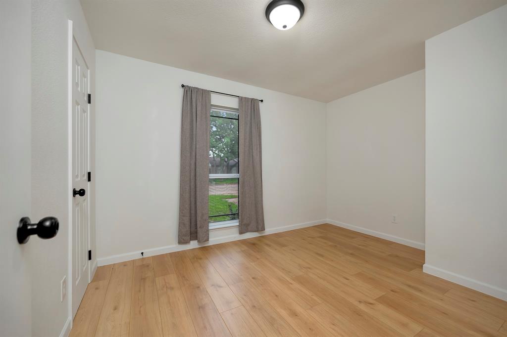 9415 Timberbluff Road Dallas, TX 75249 - Photo 23 of 40