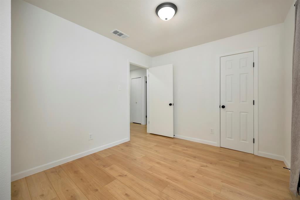 9415 Timberbluff Road Dallas, TX 75249 - Photo 24 of 40