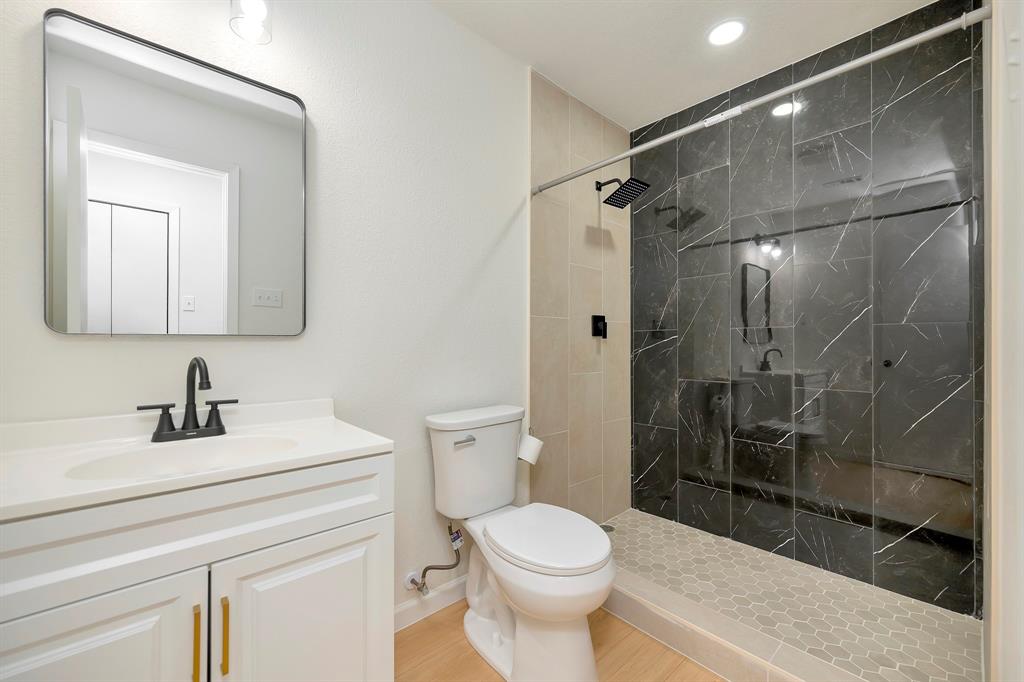 9415 Timberbluff Road Dallas, TX 75249 - Photo 26 of 40