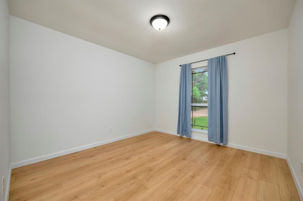 9415 Timberbluff Road Dallas, TX 75249 - Photo 27 of 40