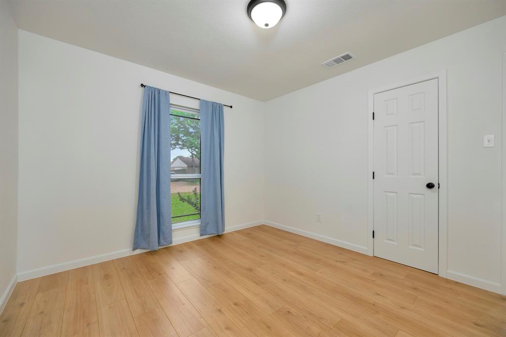 9415 Timberbluff Road Dallas, TX 75249 - Photo 28 of 40