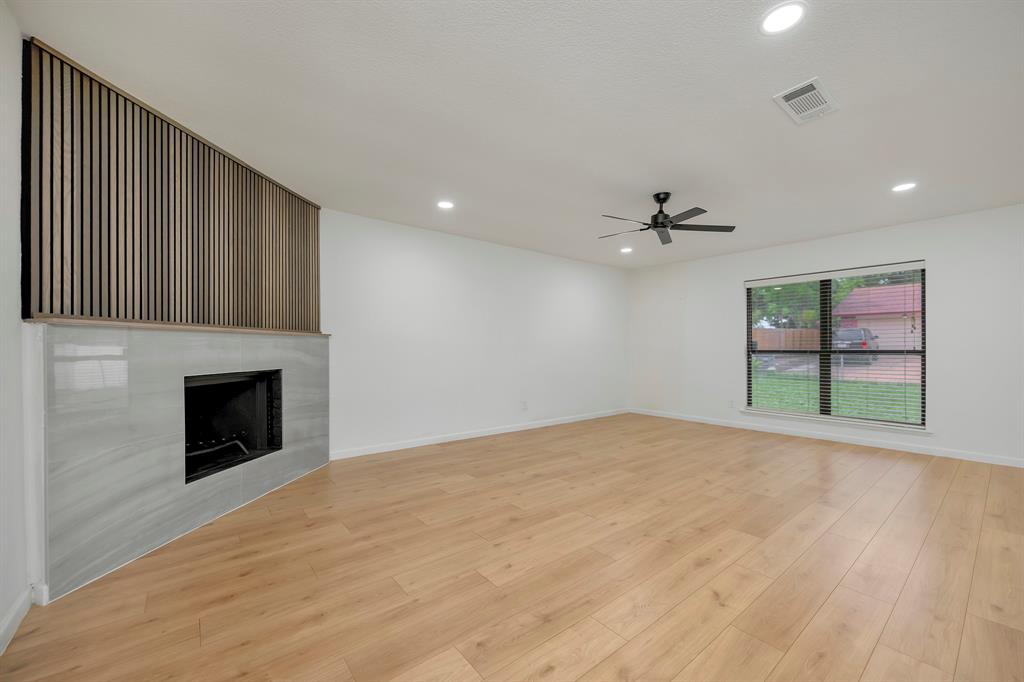 9415 Timberbluff Road Dallas, TX 75249 - Photo 3 of 40