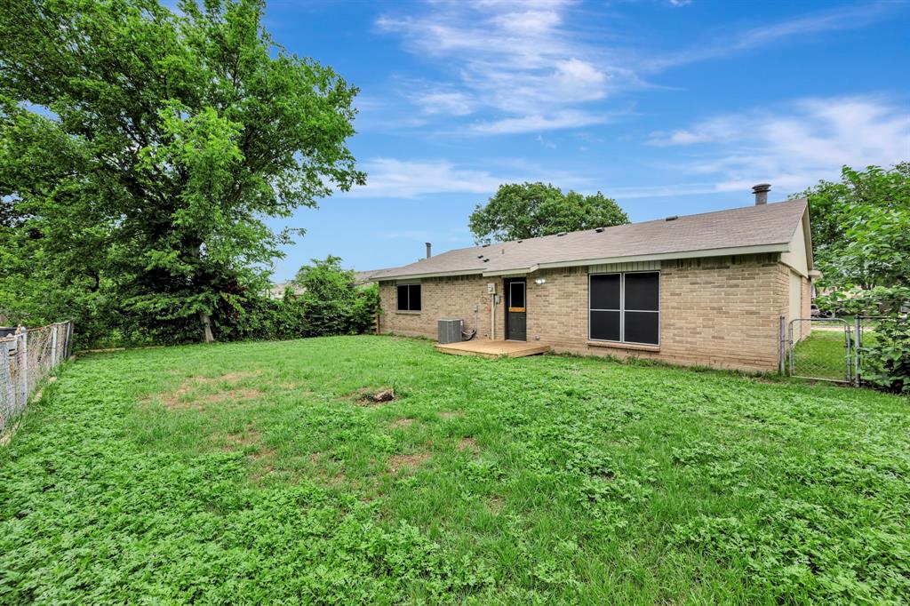 9415 Timberbluff Road Dallas, TX 75249 - Photo 37 of 40