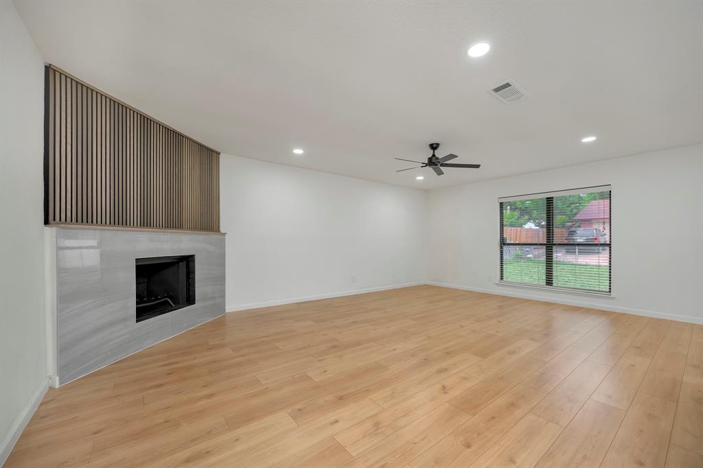 9415 Timberbluff Road Dallas, TX 75249 - Photo 4 of 40