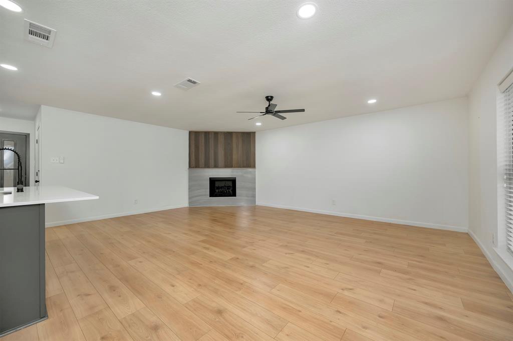 9415 Timberbluff Road Dallas, TX 75249 - Photo 5 of 40