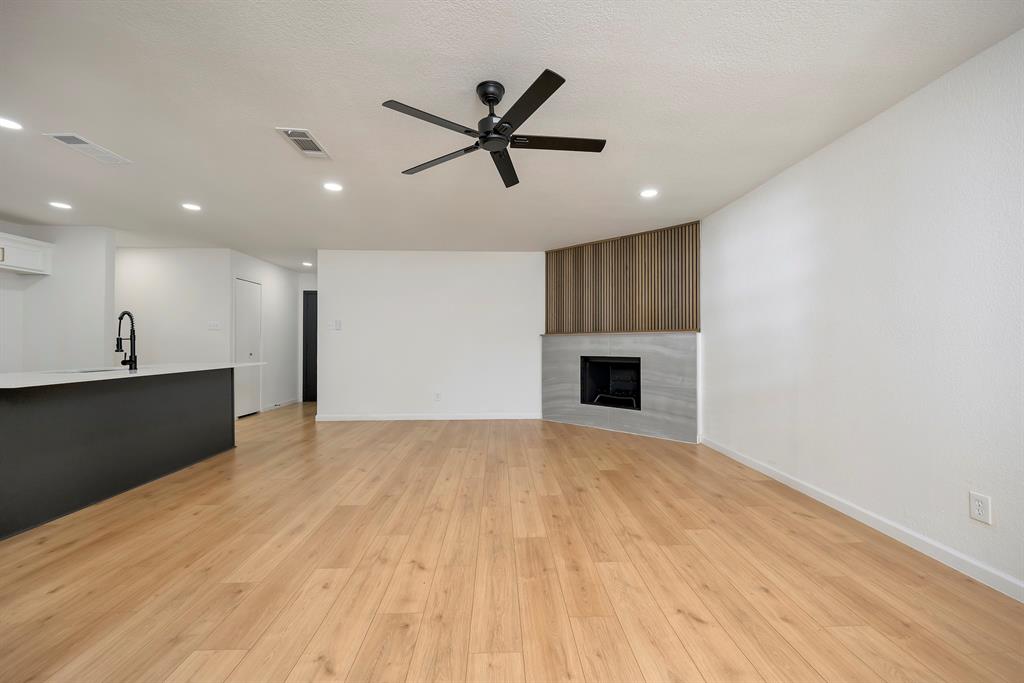 9415 Timberbluff Road Dallas, TX 75249 - Photo 7 of 40