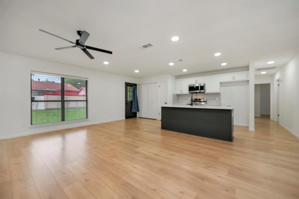 9415 Timberbluff Road Dallas, TX 75249 - Photo 9 of 40