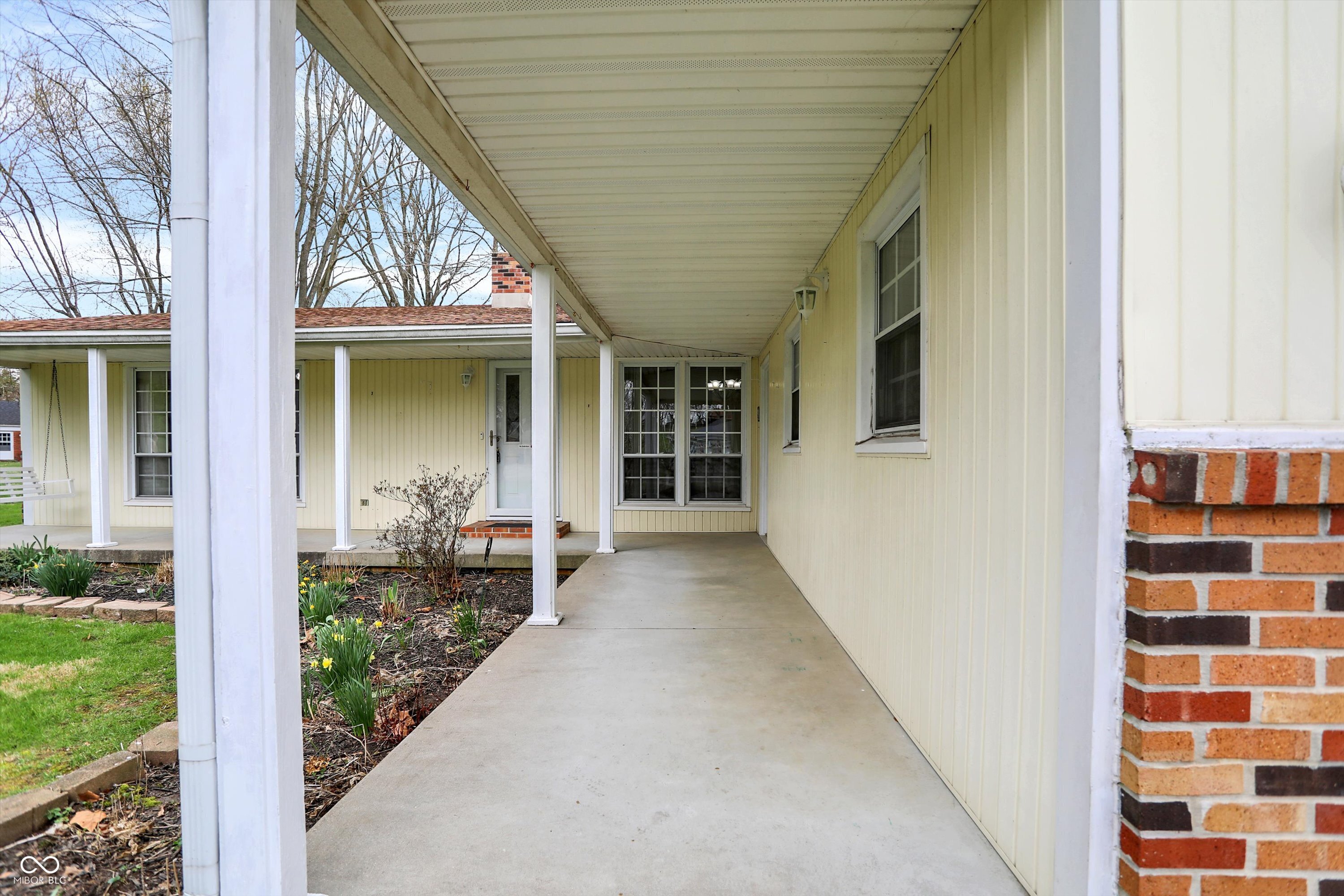 1578 Edgehill Road Shelbyville, IN 46176 - Photo 4 of 57