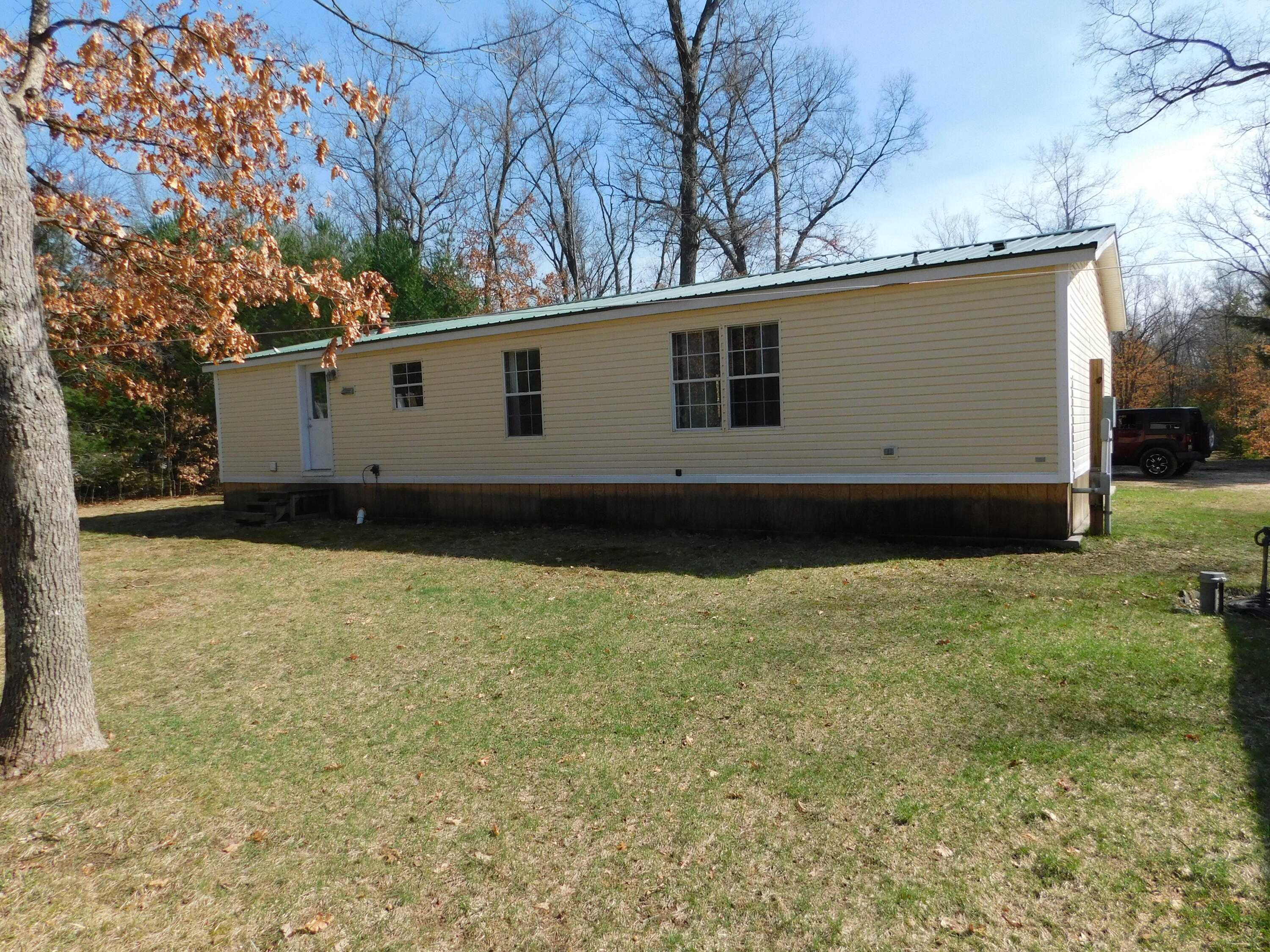 647 North Hart Road Wellston, MI 49689 - Photo 3 of 19 DSCN1489