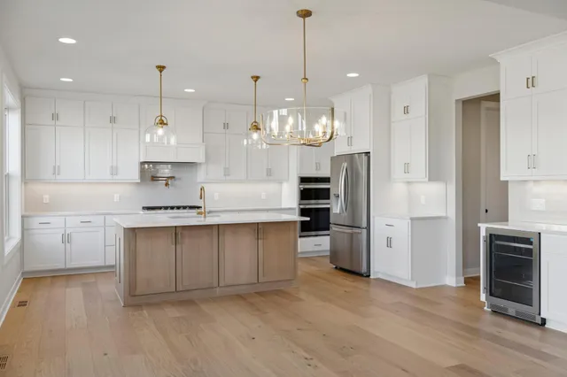 $974,950 | 5512 Scenic Loop Run, Victoria, MN 55318