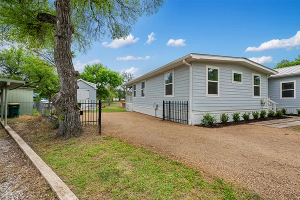 $749,000 | 1016 Sherwood Forest Drive, Marble Falls, TX 78654