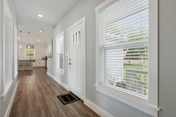 $749,000 | 1016 Sherwood Forest Drive, Marble Falls, TX 78654