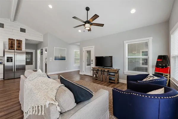 $749,000 | 1016 Sherwood Forest Drive, Marble Falls, TX 78654