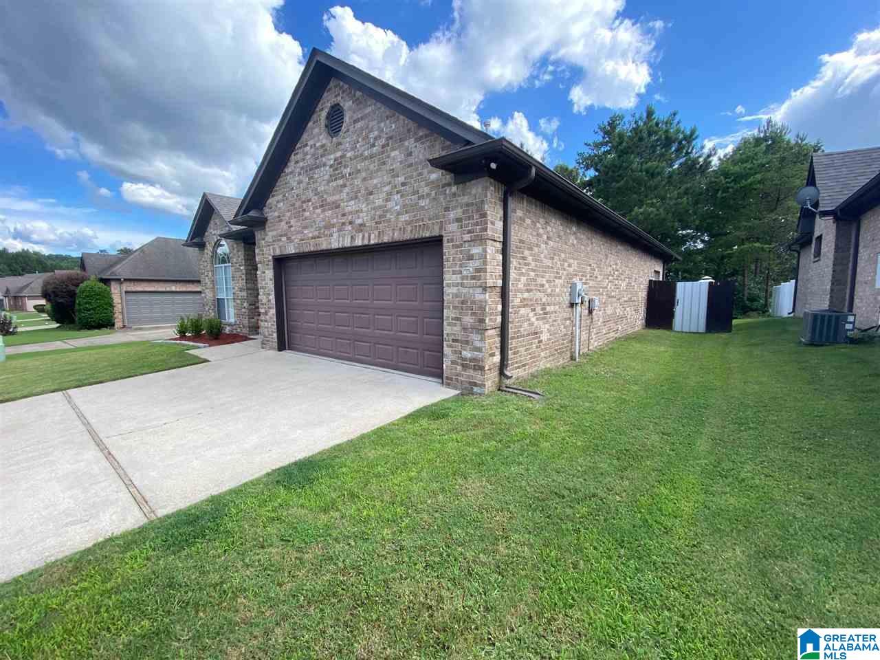 479 Summit Way Fultondale, AL 35068 - Photo 2 of 36