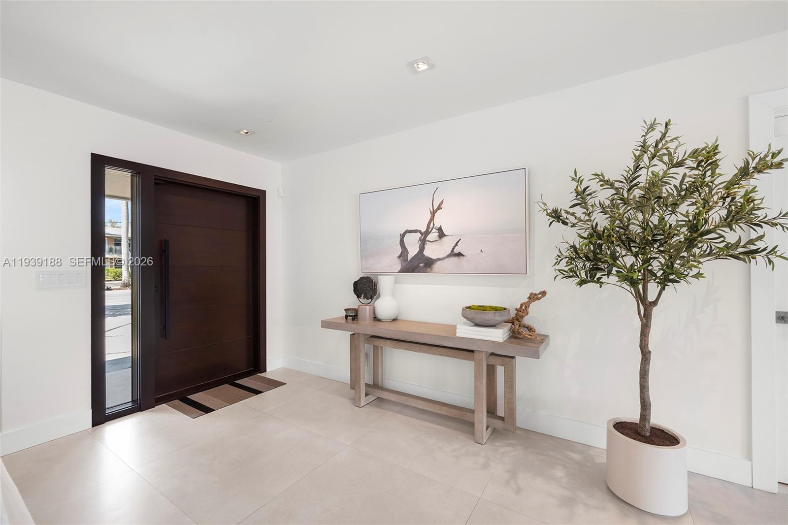 519 Layne Boulevard Hallandale Beach, FL 33009 - Photo 8 of 40